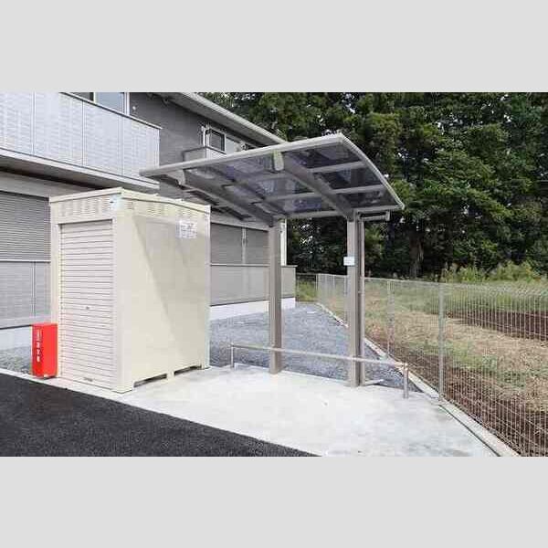 現地周辺 (駐輪場)