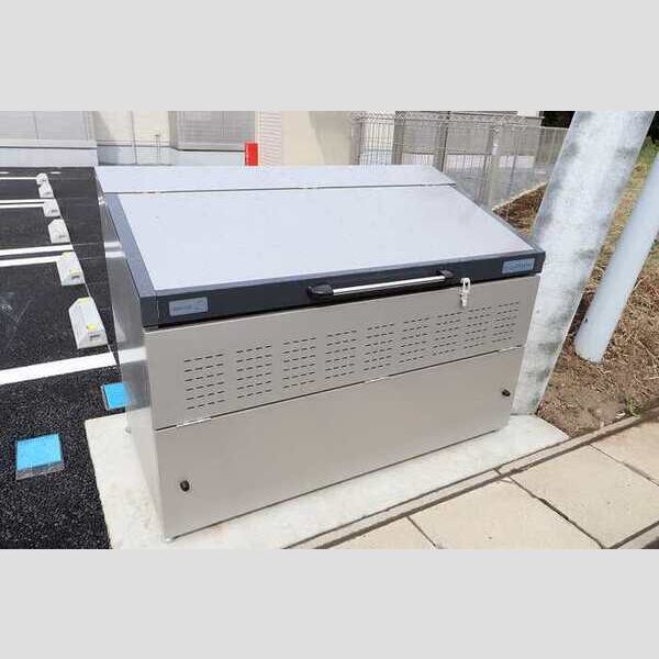 現地周辺 (ゴミストッカー)