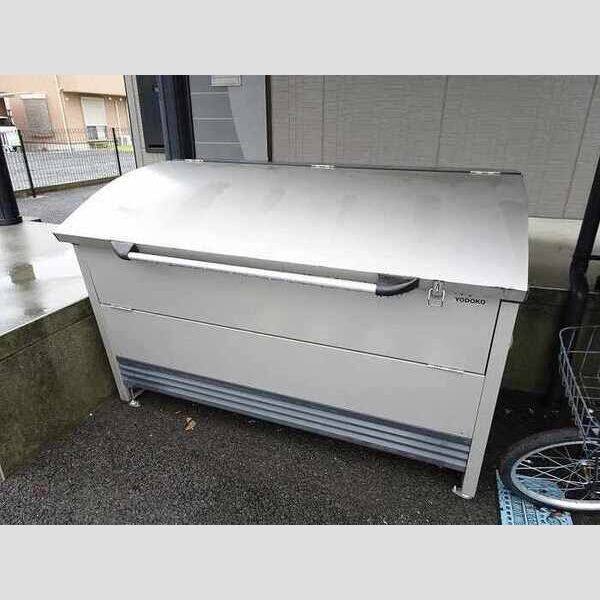 現地周辺 (ゴミストッカー)