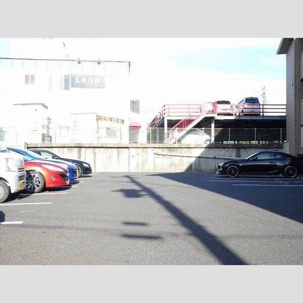 駐車場 (駐車場)