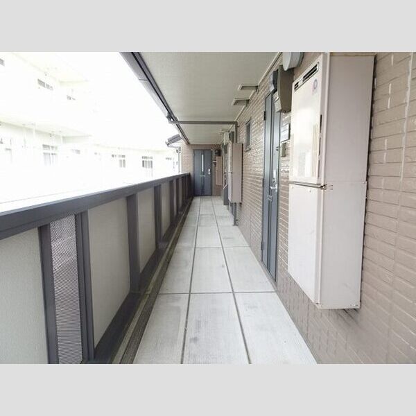 エントランス (エントランス)