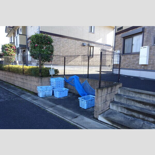 現地周辺 (ゴミ置場)