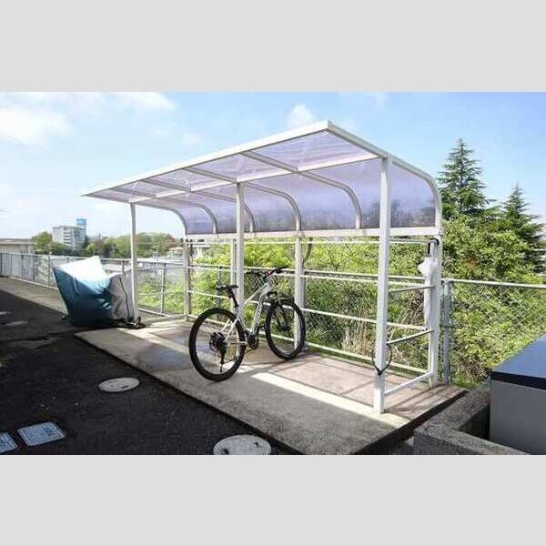 現地周辺 (駐輪場)