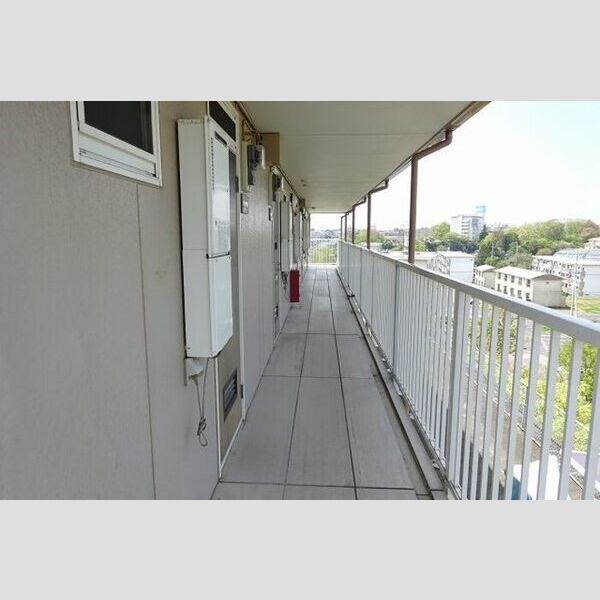 エントランス (エントランス)