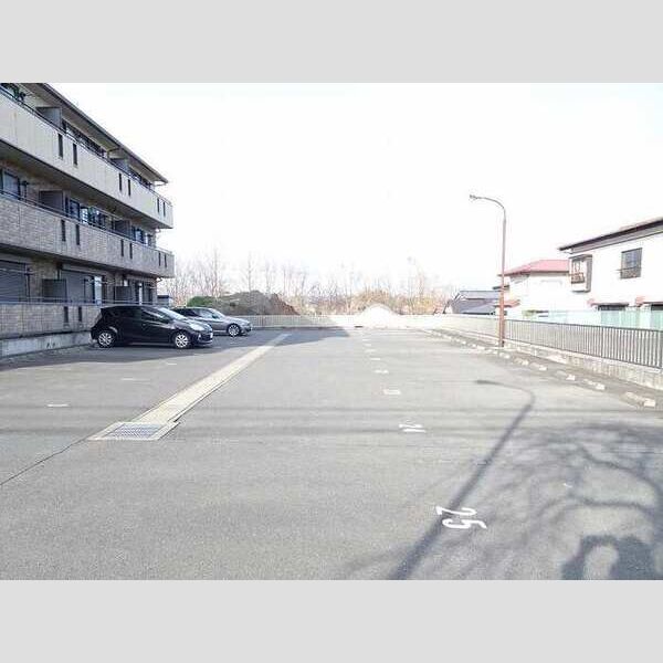駐車場 (駐車場)