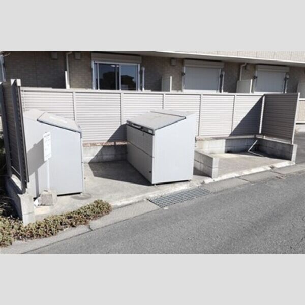 現地周辺 (ゴミストッカー)