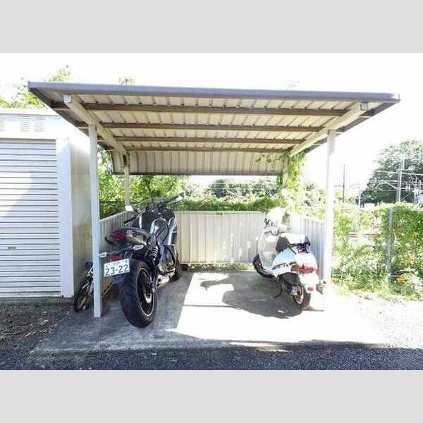 現地周辺 (駐輪場)