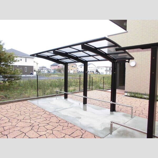 現地周辺 (駐輪場)