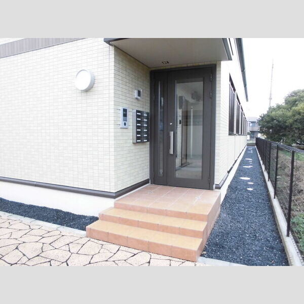 エントランス (エントランスはオートロック付です)