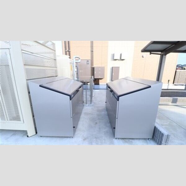 現地周辺 (ゴミストッカー)