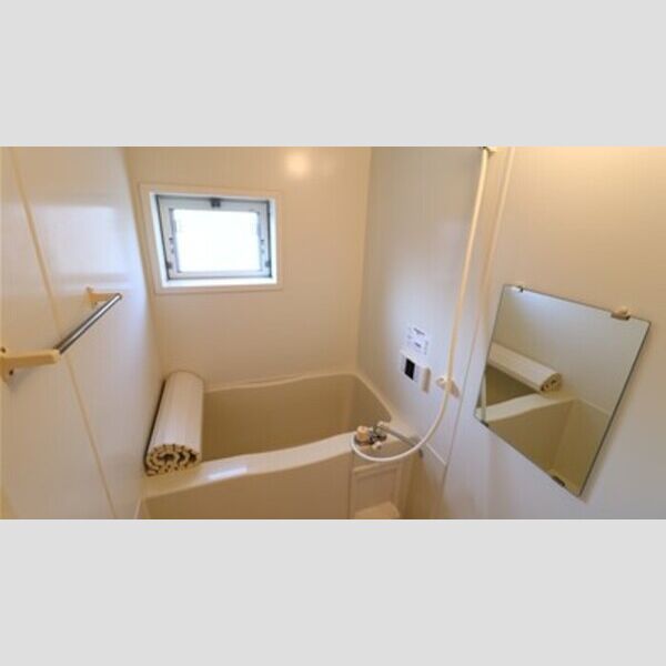 バス (追い焚き給湯式浴室)