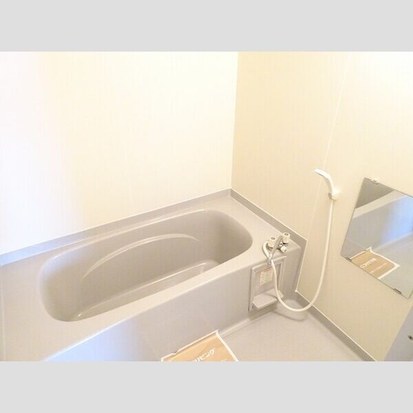 バス (給湯式浴室)