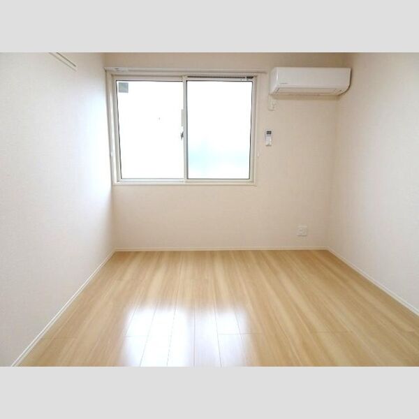 その他 (洋室6.13帖)