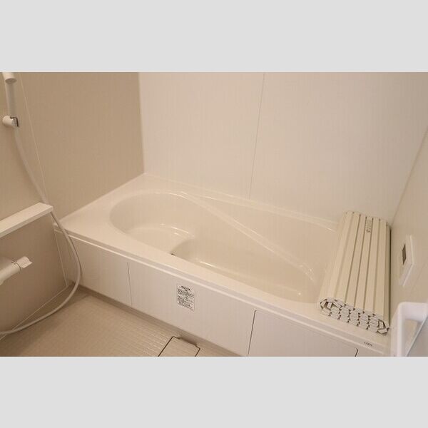 バス (追い焚き給湯式浴室)