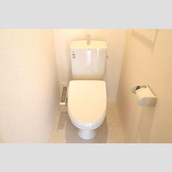 トイレ (温水洗浄暖房便座)