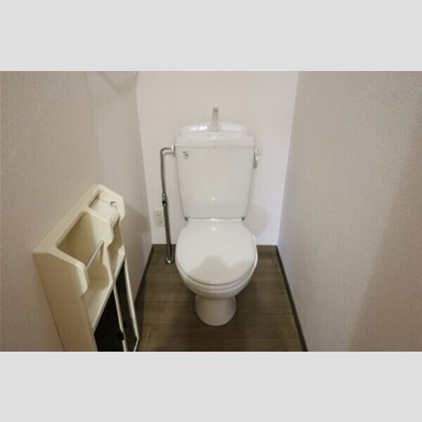 トイレ (トイレ)