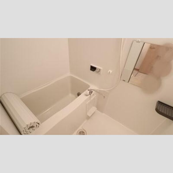 バス (追い焚き給湯式浴室)