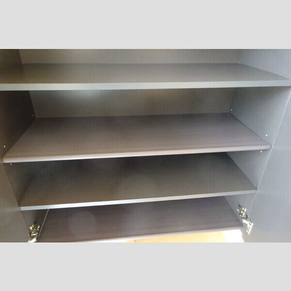 玄関 (シューズボックス内)