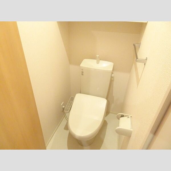 トイレ (温水洗浄暖房便座)