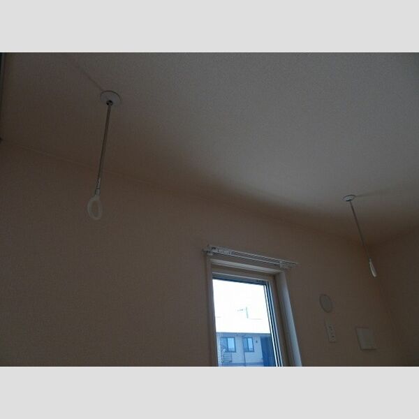 その他設備 (雨の日に大活躍の室内物干し)