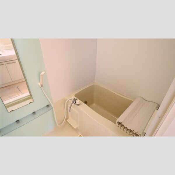 バス (追い焚き給湯式浴室)