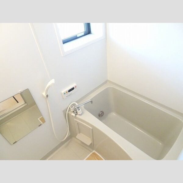 バス (追い焚き給湯式浴室)