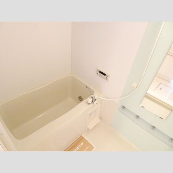 バス (追い焚き給湯式浴室)