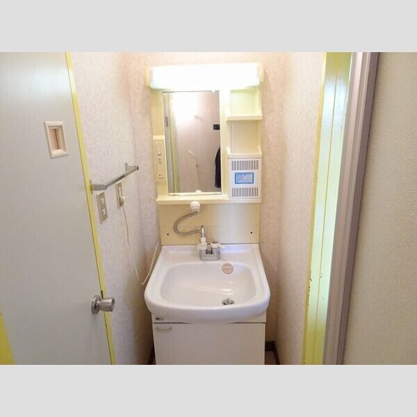 洗面所 (洗髪洗面化粧台)