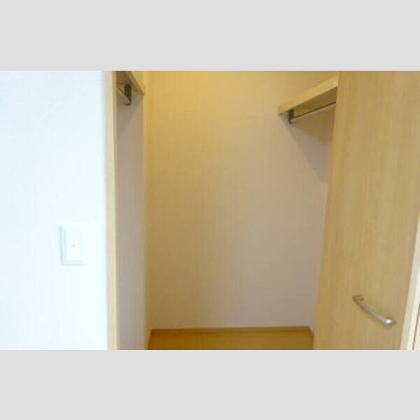 収納 (G203 ウォークインクローゼット)