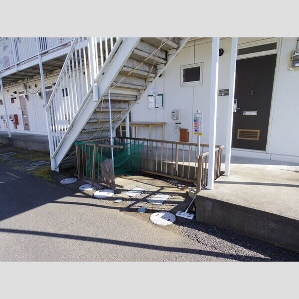 現地周辺 (ごみ収集スペース)