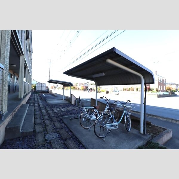 現地周辺 (駐輪場(A棟側))