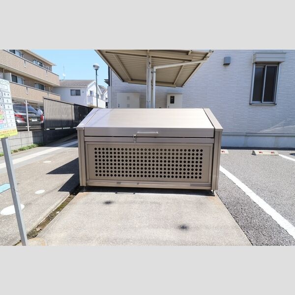 現地周辺 (ゴミストッカー)