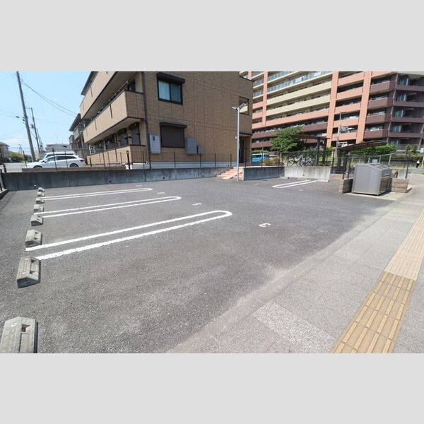 駐車場 (駐車場)