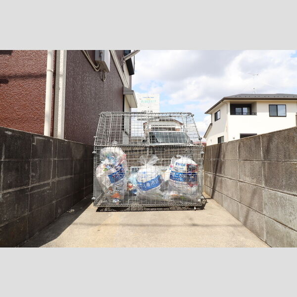 現地周辺 (ゴミ置き場)