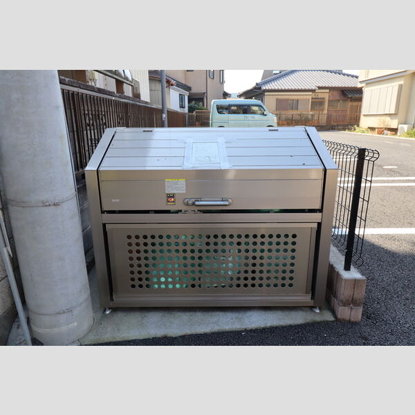 現地周辺 (ゴミストッカー)