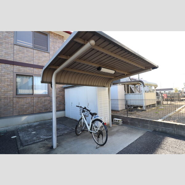 現地周辺 (駐輪場)