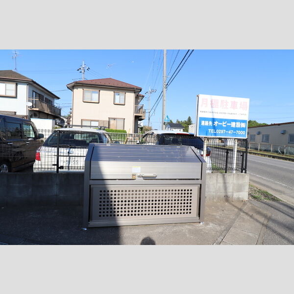 現地周辺 (ゴミストッカー)