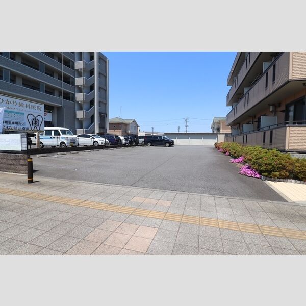 駐車場 (駐車場)