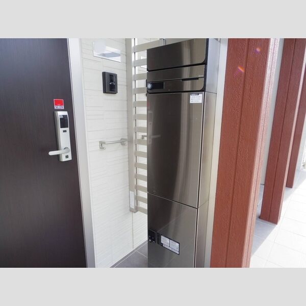 現地周辺 (宅配BOX・メールコーナー)