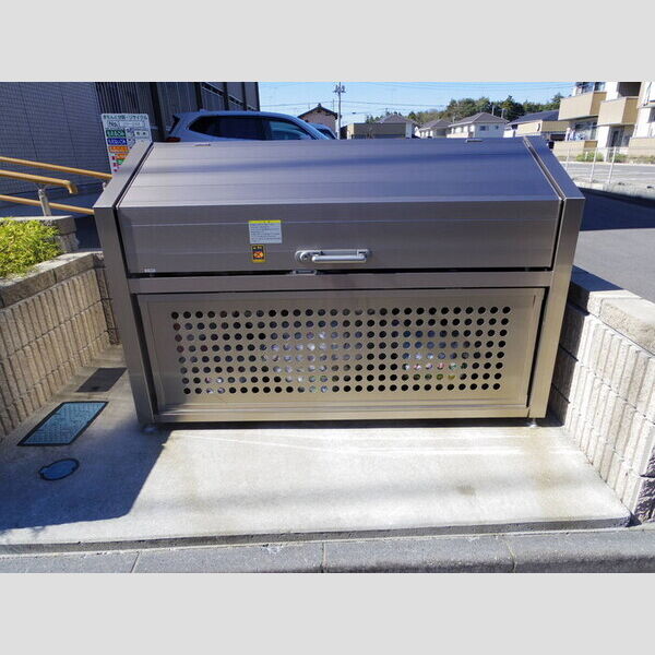 現地周辺 (ゴミストッカー)