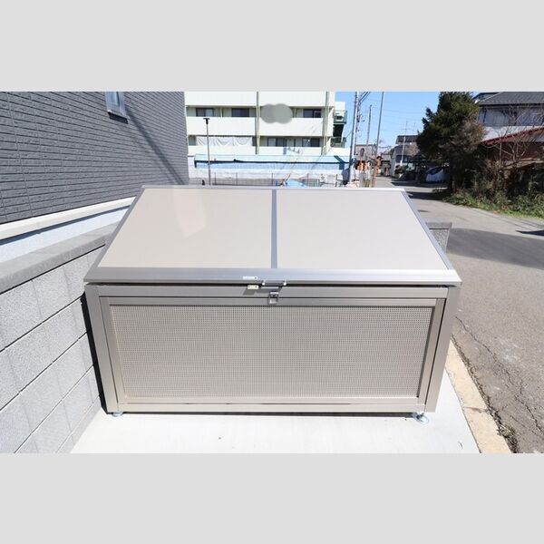 現地周辺 (ゴミストッカー)