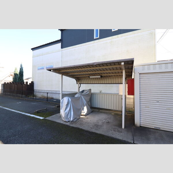 現地周辺 (駐輪場)