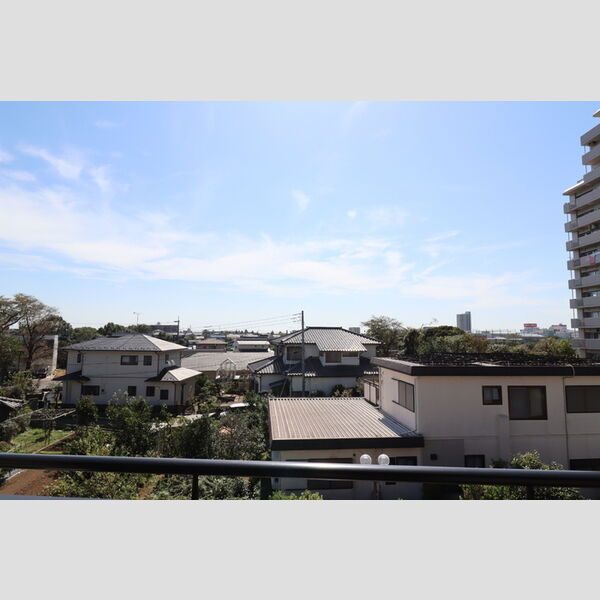 現地周辺 (窓からの風景)