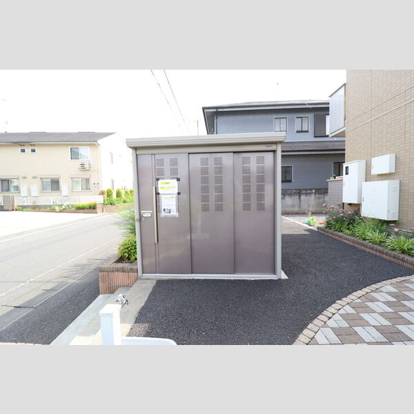 現地周辺 (ゴミ置き場)