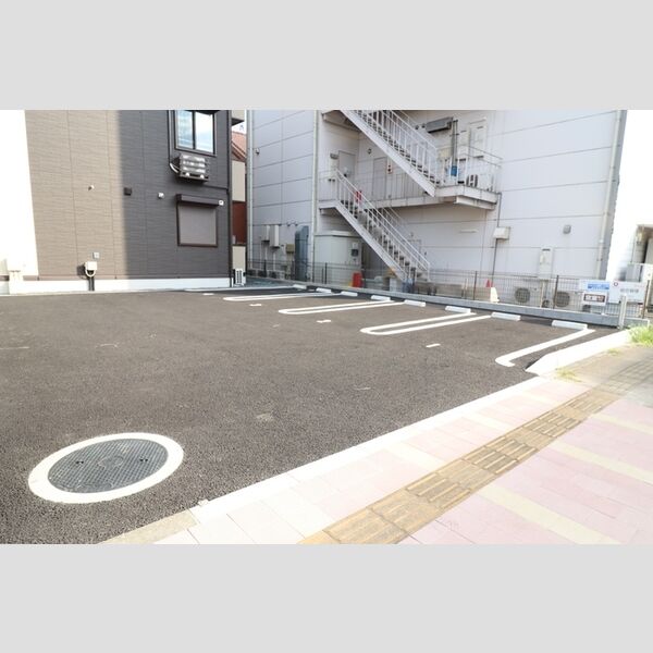 駐車場 (駐車場)