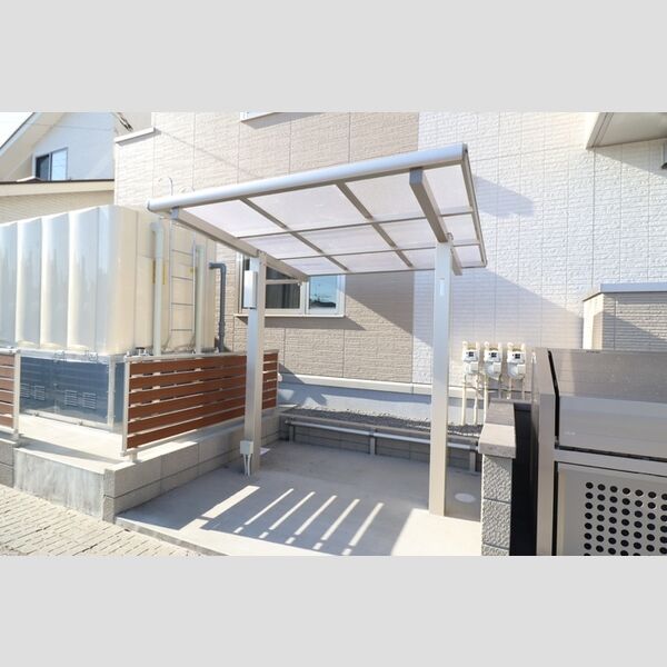 現地周辺 (駐輪場)