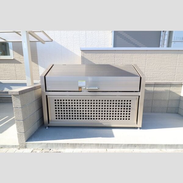 現地周辺 (ゴミストッカー)