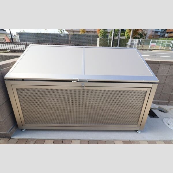 現地周辺 (ゴミストッカー)