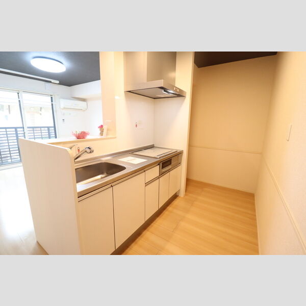 キッチン (対面式システムキッチン(3口IH、グリル付))