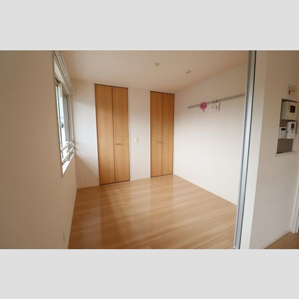 その他 (南側洋室)